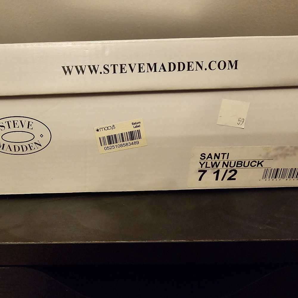 Steve Madden Santi 7½ Yellow Nubuck Sandal - Picture 2 of 3